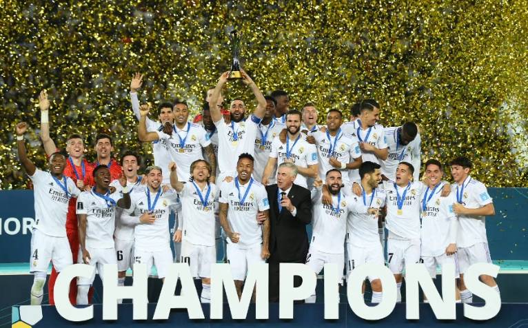 荷兰足协官方：小克鲁伊维特因伤缺战立陶宛，已经返回俱乐部