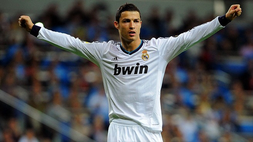 球迷在青年欧冠里对切尔西球员进行种族歧视，卡拉巴赫被罚款（因球迷在青年欧冠对切尔西球员实施种族歧视，卡拉巴赫遭罚款）