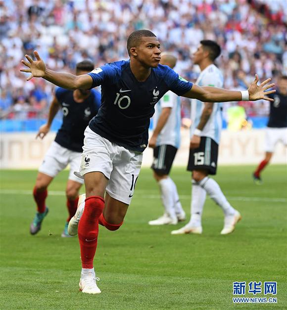 英超焦点战：纽卡斯尔联VS伯恩利 赛前全方位解析与比分前瞻（英超重磅对决：纽卡斯尔联对阵伯恩利 赛前深度解读与比分预测）