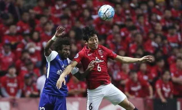 曼联英超15轮4-1胜狼队，近3轮不败，B费2射1传，助球队冲至第六，有望重返欧冠区。