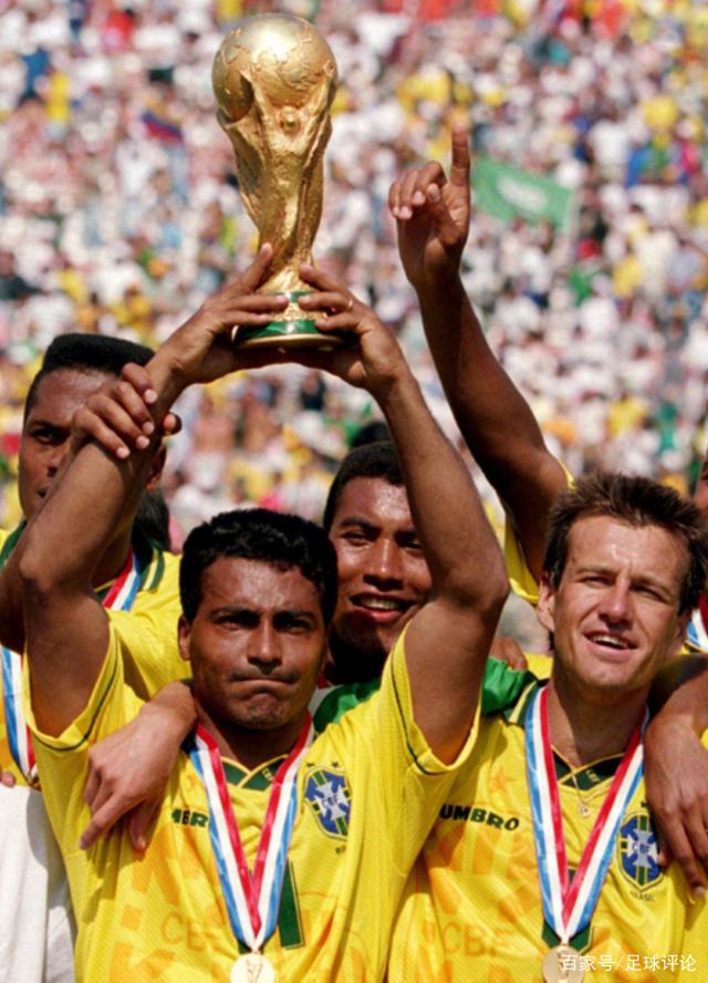 荷媒：阿贾克斯将与小克鲁伊夫会面，他是贾府新任总监候选人