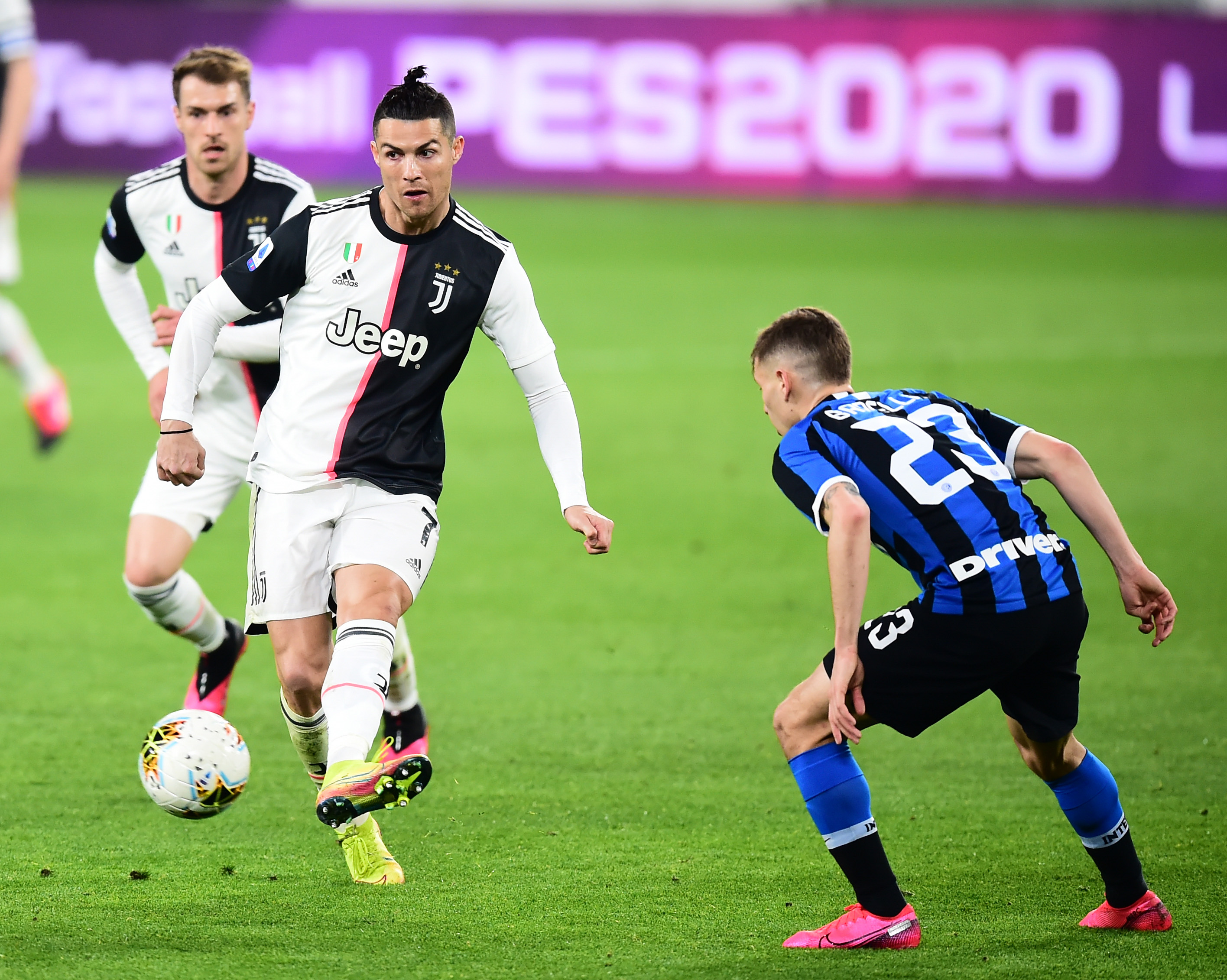 官方：帕尔马签下38岁西班牙门将瓜伊塔，顶替受伤的铃木彩艳