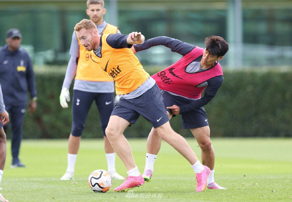 苗原：有中超球队接触韩国国脚朴镇燮，浙江队与球员有传闻