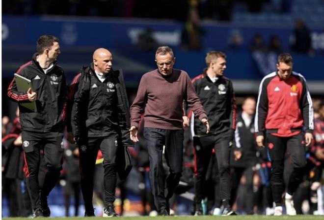 法尔克：巴萨确实对凯恩感兴趣，但很难承担其解约金+年薪