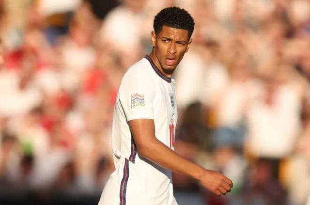 深入一线学习，英超与中国足协启动第三期青训教练培训（英超联手中国足协启动第三期青训教练培训，深入一线实训）