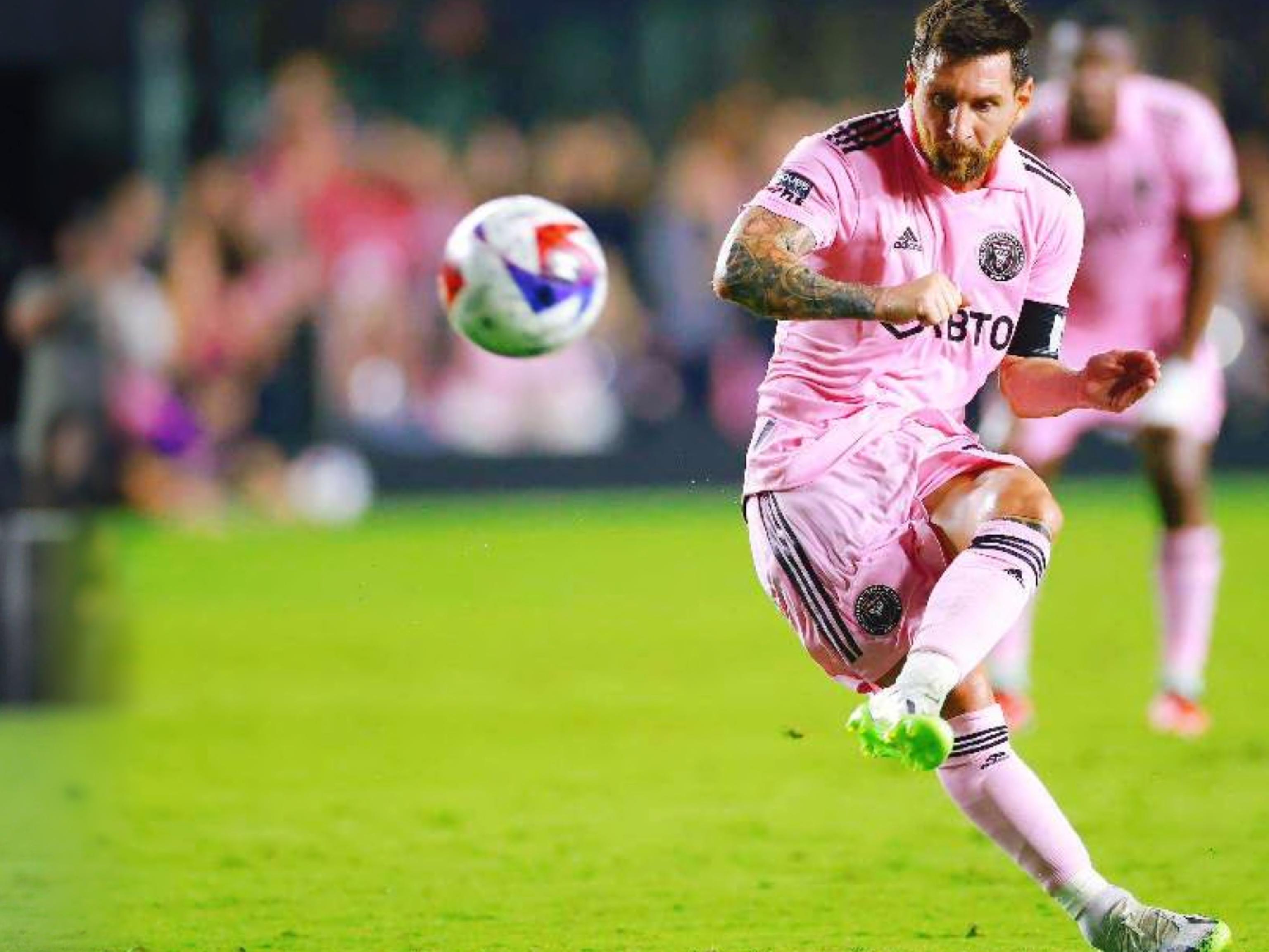 篮球勇士明星球员连场高得分