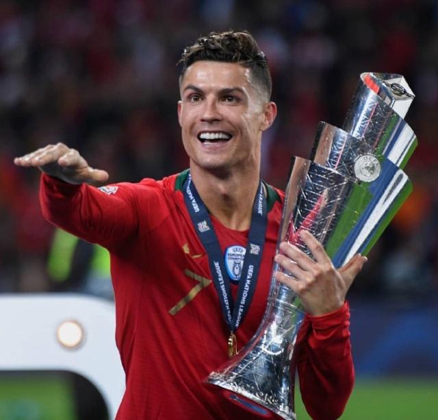 都灵官方：瓦尼亚蒂卸任体育总监一职，佩特拉奇重新接手